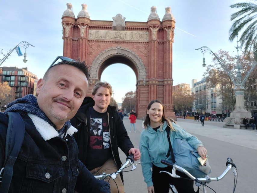 Barcelona Highlights Bike Tour - Guide quality matters, and Oscar is a strong example