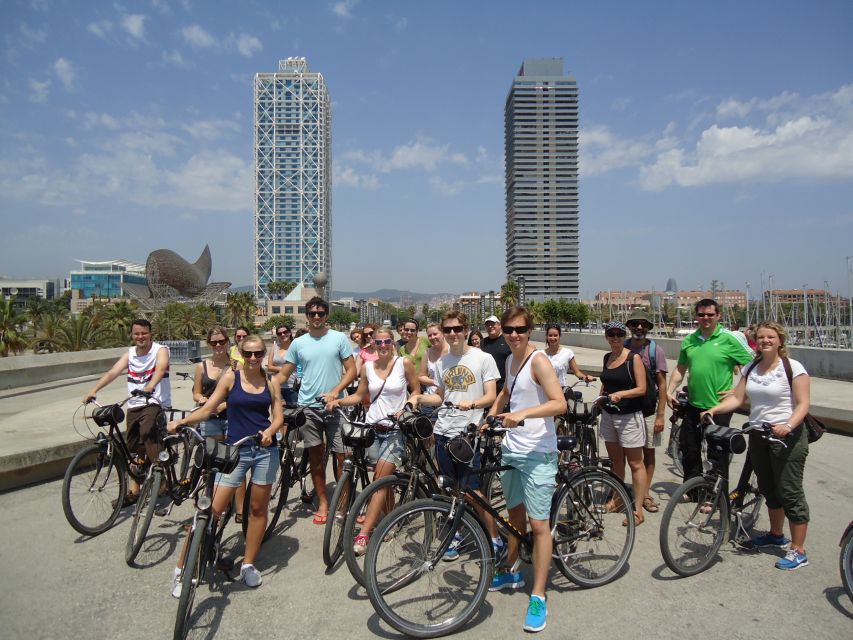 Barcelona Highlights Bike Tour: Cycle along the beach! - Arc de Triomf and Parc de la Ciutadella: A Reset Between Big Hits