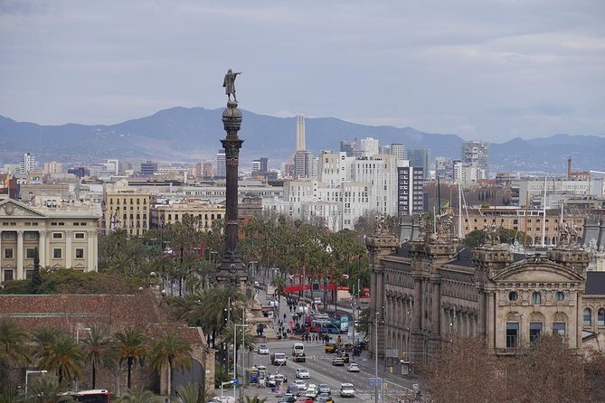 Barcelona Highlights Private Tour with Driver and Official Guide - Stop 1: Las Ramblas, the classic promenade