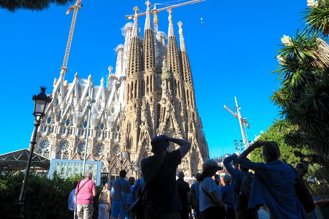 Barcelona Highlights & Sagrada Familia Tour: Priority Access - Key highlights you will actually feel