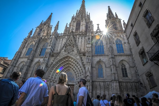 Barcelona Highlights & Sagrada Familia Tour: Priority Access - The Gothic Quarter Walk, from Medieval Alleys to Santa Maria del Mar