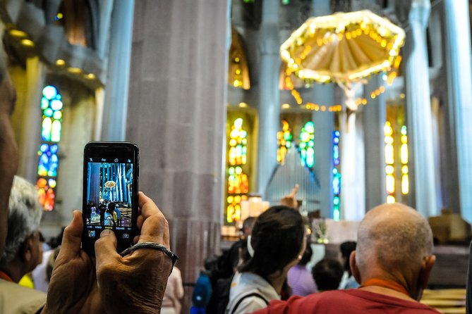 Barcelona Highlights & Sagrada Familia Tour: Priority Access - Practical Tips So Your Day Runs Smooth