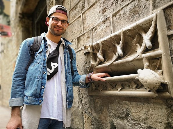 Barcelona Highlights & Secrets Private Tour with Tapa & Drink - A three-hour private intro to the old city, with tapas and vermut