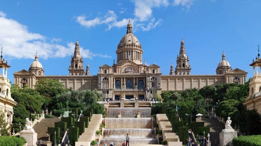Barcelona Highlights Small Group Half-Day Tour with Pickup - Value, comfort, and what small-group really means