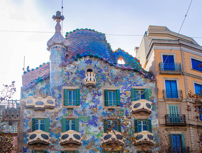 Barcelona Highlights: The Best of Gaudi On Segway - Sagrada Família: The Unfinished Tower Moment