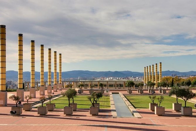 Barcelona Highlights Tour and Montserrat Monastery with Hotel Pick-up - Timing reality: how much you get in Barcelona versus Montserrat