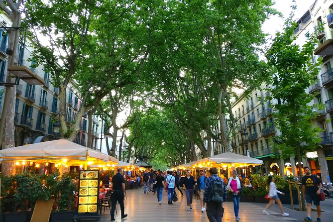 Barcelona Highlights with a Local Friend - Stop-by-stop: Sagrada Familia from the outside, with optional interior time