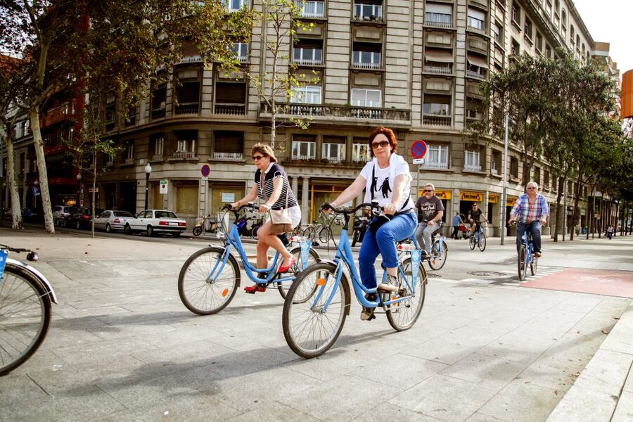 Barcelona Historical 3-Hour Bike Tour - Key reasons this tour works so well