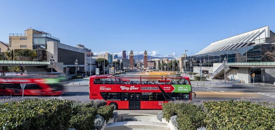 Barcelona: Hop-On Hop-Off Bus with Sailing Cruise - The big idea: one ticket, two routes, and a real break from the streets
