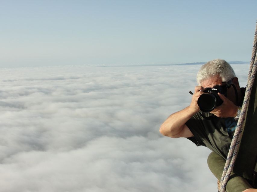 Barcelona: Hot Air Balloon Flight Experience - Your 1-hour-plus flight: pilot stories, changing views, and photo chances