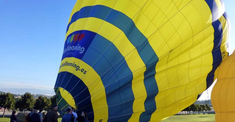 Barcelona: Hot Air Balloon Ride with Optional Transportation - What happens before takeoff: breaks, safety talk, and helping inflate