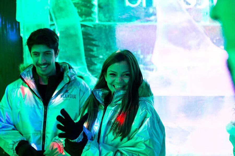 Barcelona: Ice Bar and Terrace Drinks Romantic Package - What the 1.5 hours feels like in real time