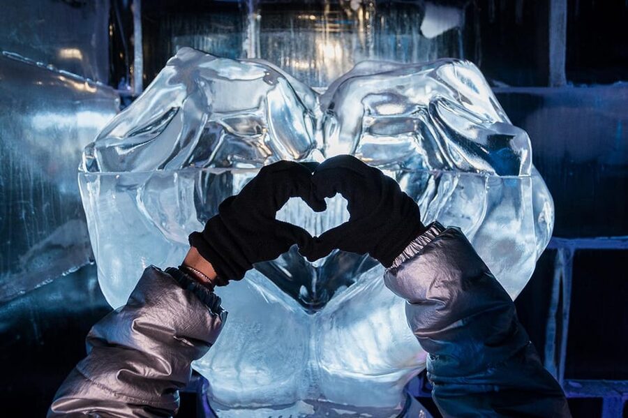 Barcelona: Ice Bar and Terrace Drinks Romantic Package - Small practical tips to make it smoother