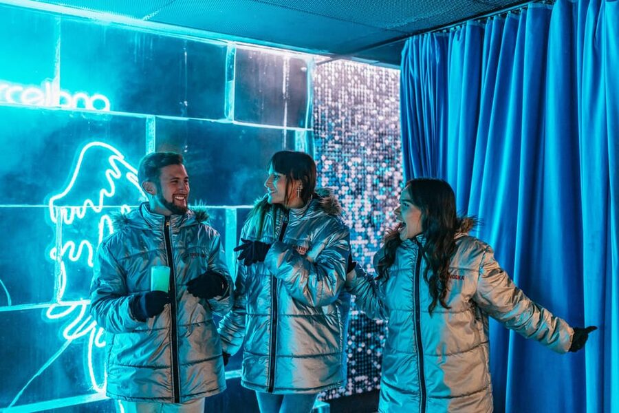 Barcelona: Icebar experience, located at the beach !! - Who should book Icebarcelona, and who might skip