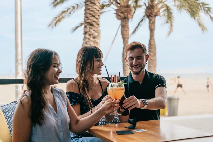 Barcelona: Icebar experience, located at the beach !! - Entering the ice room at -5°C: what to wear and what to expect