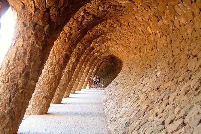 Barcelona in 1 Day: Sagrada Familia, Park Guell,Old Town & Pickup - Sagrada Familia inside: how to use the 1.5 hours wisely