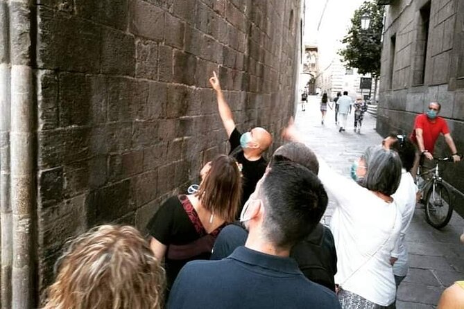 Barcelona in Mystery Key - Plaza Catalunya, pregnant virgins, and the art of questioning
