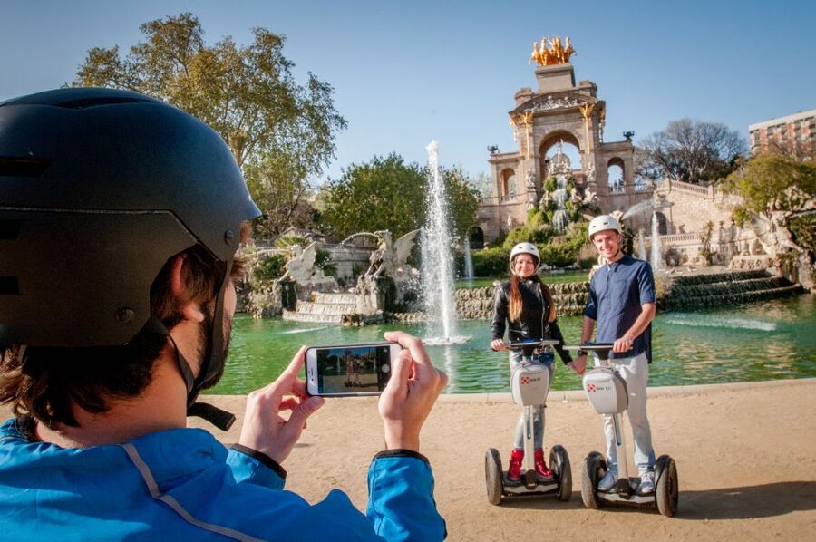 Barcelona Insiders Segway Tour 1.5h - The free training that makes a Segway feel natural