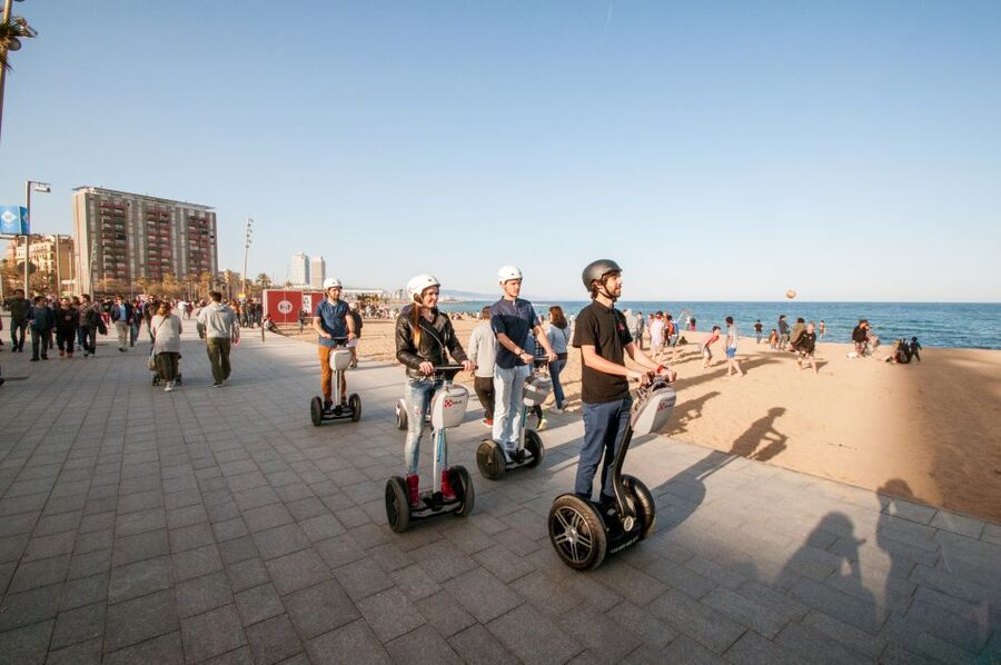 Barcelona Insiders Segway Tour 1.5h - Arc de Triomf and Passeig de Lluís Companys: a confident start