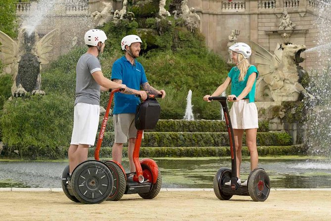 Barcelona Intro Segway Tour - Guides and group size: what the best reviews say matters
