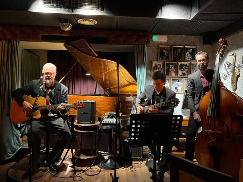 Barcelona: Jam Session - Jazz, Cocktails and Tapas - How The Jam Session Works, From Double Bass To Harmonica