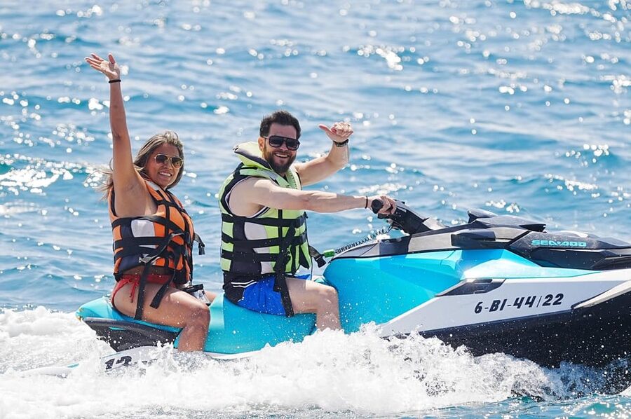 Barcelona: Jet Ski ride 1 or 2 people + instructor included - FAQ