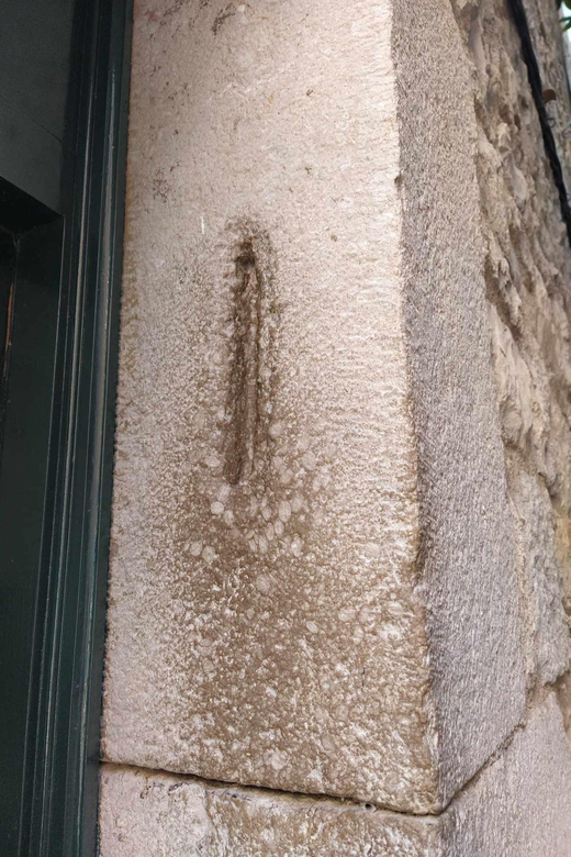 Barcelona: Jewish Tour by a Jewish guide - Hebrew inscriptions you might actually be able to spot later