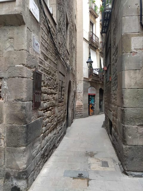 Barcelona: Jewish Tour by a Jewish guide - Starting at Plaça de Sant Jaume, where your route makes sense