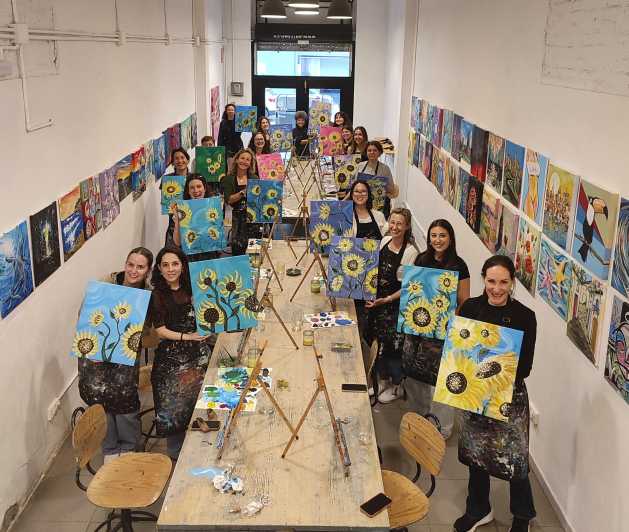 Barcelona: Learn to paint, sip wine, enjoy snacks & music - Key things you’ll notice at Arte Bar