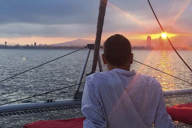 Barcelona: Luxury Catamaran Sunset Cruise - The drink situation: what’s included and what you can buy