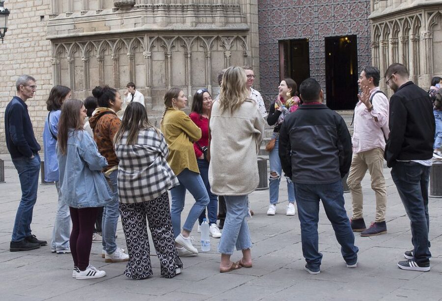 Barcelona: Market, Tasty Tapas/Food and Gothic History Tour - Should you book this Barcelona market, tapas, and Gothic history tour?