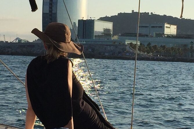 Barcelona: Mediterranean Sailing Experience with Open Bar - What to Wear for a Comfortable Sail (and a Less Miserable Wind)