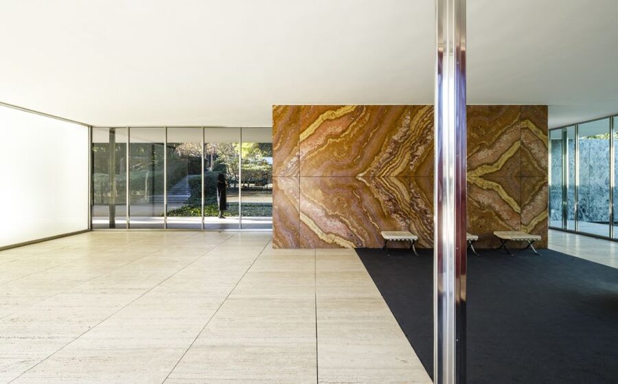 Barcelona: Mies van der Rohe Pavilion Ticket and Audio Guide - Arriving and Getting Started on the Right Foot