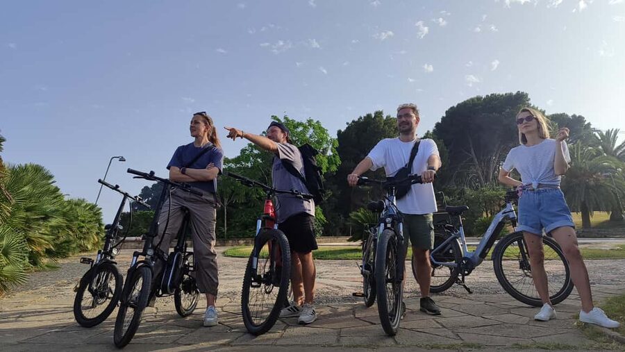 Barcelona: Montjuïc e-bike adventure via port and Ciutadella - Getting rolling at Plaça Tetuán, with bike fitting and route confidence