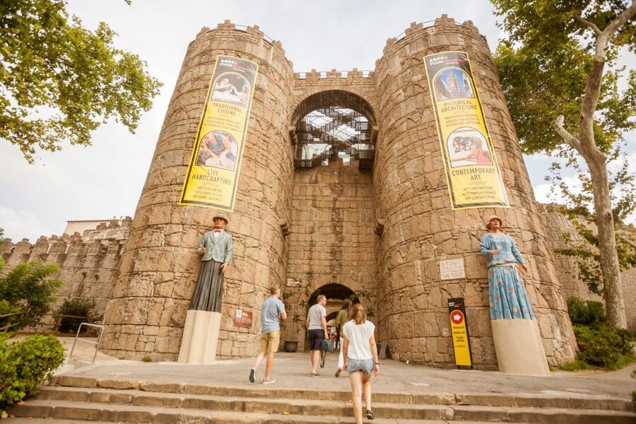 Barcelona Montjuic Three-Hour Bike Tour - Plaza de Espana and the Miquel Blay statues you’ll actually notice