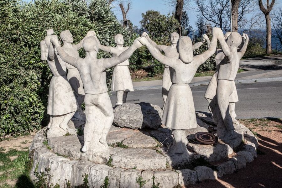 Barcelona: Montjuïc Walking Tour With Optional Flamenco Show - Carmen Amaya monument: flamenco’s roots in a real Montjuïc walk