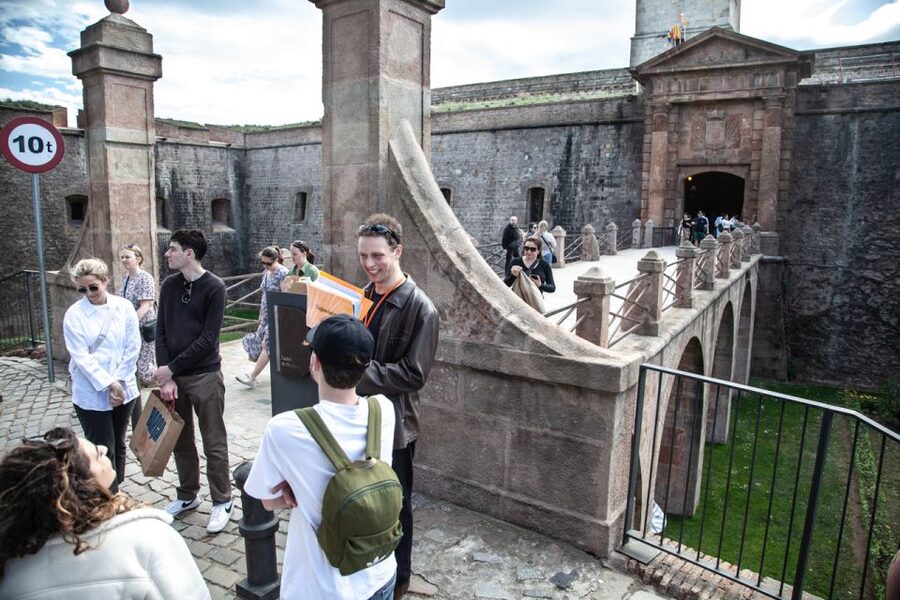 Barcelona: Montjuïc Walking Tour With Optional Flamenco Show - Price and value: what $34 buys, and when it pays off