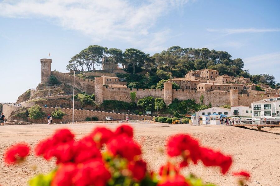 Barcelona: Montserrat, Girona & Costa Brava Guided Day Trip - Lunch time in Girona, plus a practical strategy for your free hour