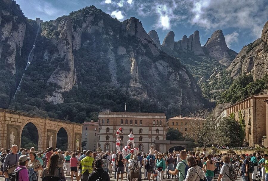 Barcelona: Montserrat Hiking Experience and Monastery Visit - The hike itself: 3.5 hours of trails, steps, and real mountain details