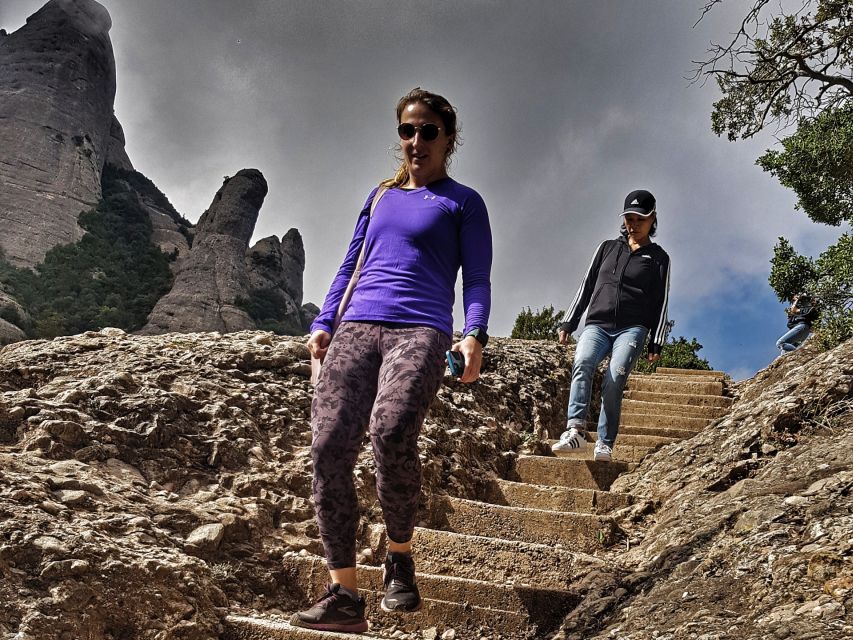 Barcelona: Montserrat Hiking Experience and Monastery Visit - Museum and free time: use it your way