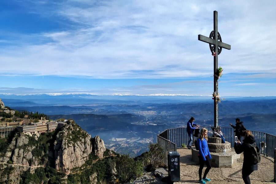Barcelona: Montserrat Monastery & Hiking Off the Beaten Path - Should You Book This Montserrat Monastery and Off-the-Path Hike Tour?