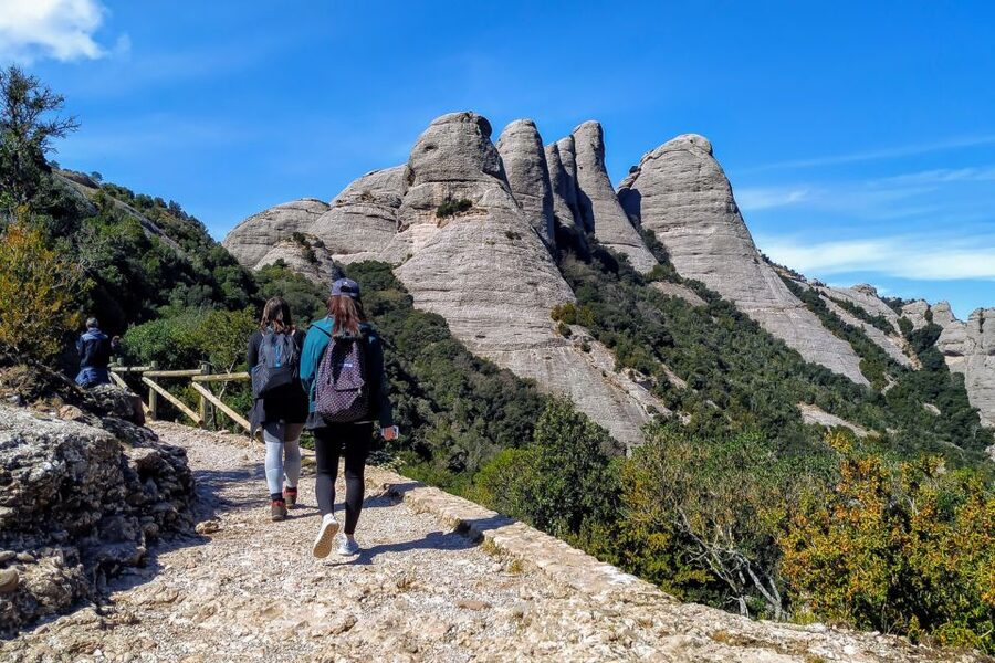 Barcelona: Montserrat Monastery & Hiking Off the Beaten Path - The Hike Off the Beaten Path: 5.5 km, 300 m Climb, and Big Views