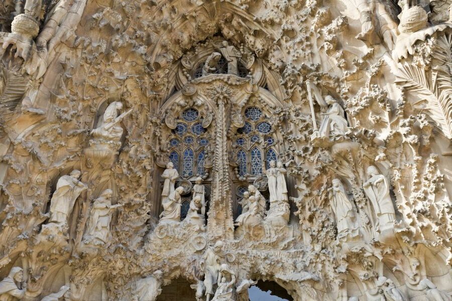 Barcelona: Montserrat & Sagrada Familia Guided Tour - The 7-hour flow: timing, transport, and where your real free time happens