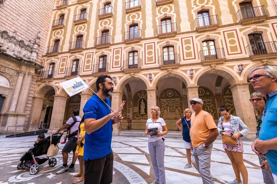 Barcelona: Montserrat Tour with Lunch & Wine Tasting Option - Morning Montserrat, timed to beat the crowd