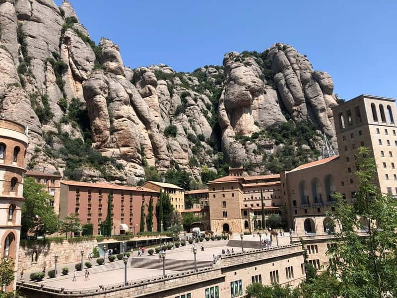 Barcelona: Montserrat Tour with Transport & Basilica Option - Montserrat in One Day: Why the 6-Hour Format Feels Right