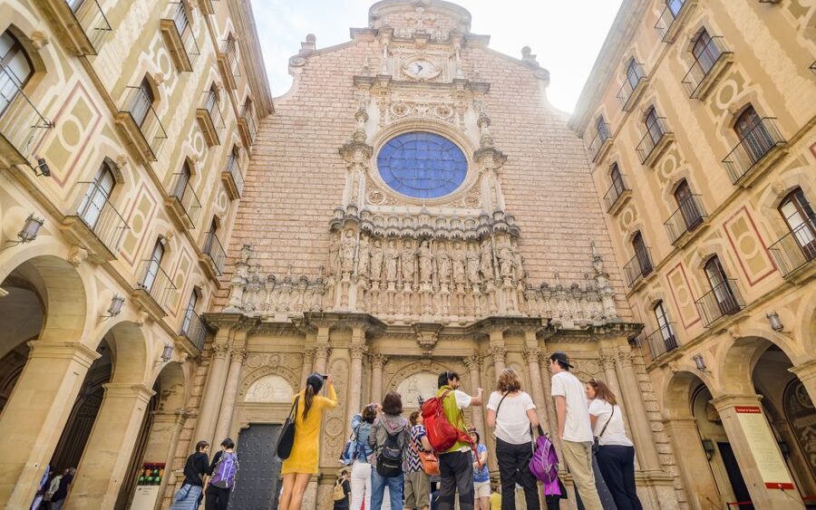 Barcelona: Montserrat Visit & Lunch at Farmhouse Small Group - Entering Montserrat Abbey: What the Guide Helps You Notice