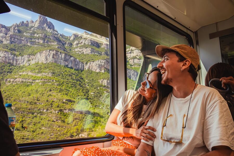 Barcelona: Montserrat with Winery, Lunch, and Train Options - Making the most of your time on the mountain: viewpoints, funicular, the cross, and the museum