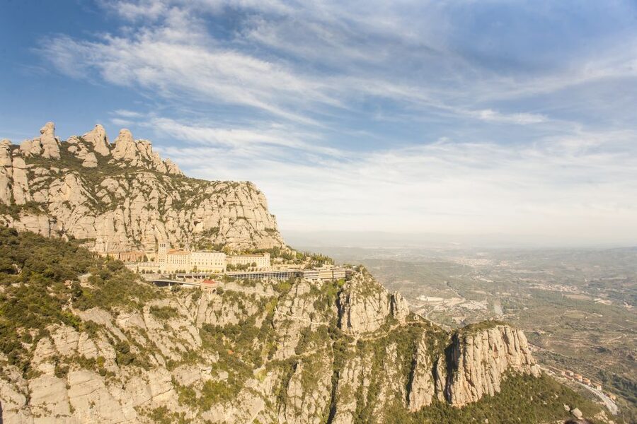 Barcelona: Montserrat with Winery Visit and Farmhouse Lunch - The Cava Tasting: How to Taste, Not Just Sip