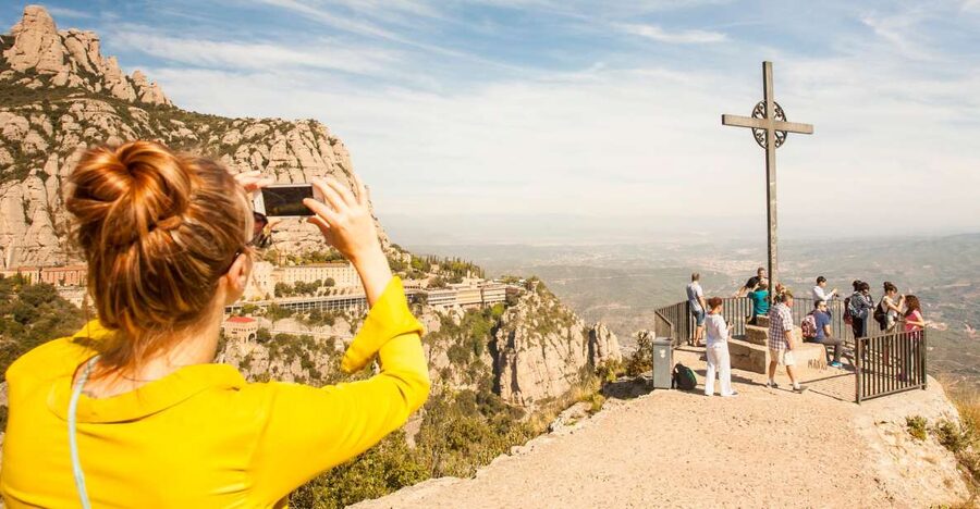 Barcelona: Montserrat with Winery Visit and Farmhouse Lunch - Montserrat Monastery and Museum: What You’re Actually Going to See