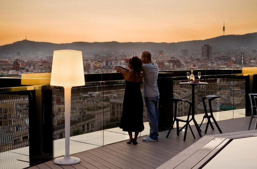 Barcelona: Night Walking Tour in the Heart of the Movida - Gothic Quarter After Dark: Stories, Architecture Vibes, and Street Art